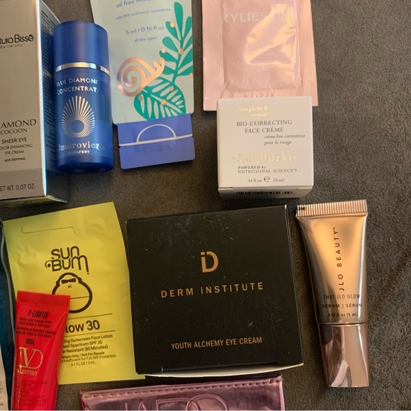 Beauty bundle minis/samples - YSL, hourglass and more - Picture 4 of 6